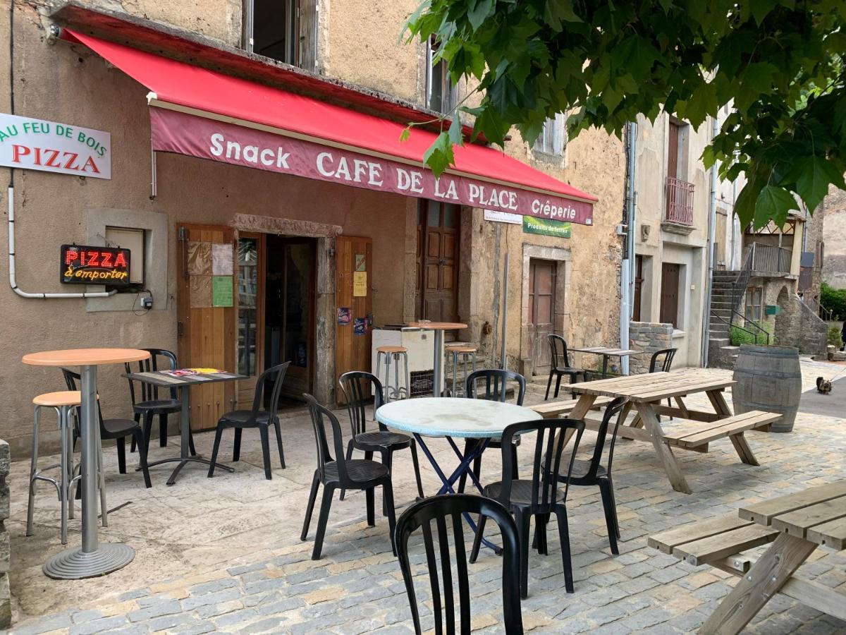 Cafe De La Place Gite & Chambres D'Hotes "Lou Pastre" Lanuejols  ภายนอก รูปภาพ
