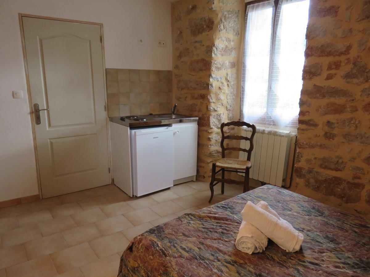 Cafe De La Place Gite & Chambres D'Hotes "Lou Pastre" Lanuejols  ภายนอก รูปภาพ